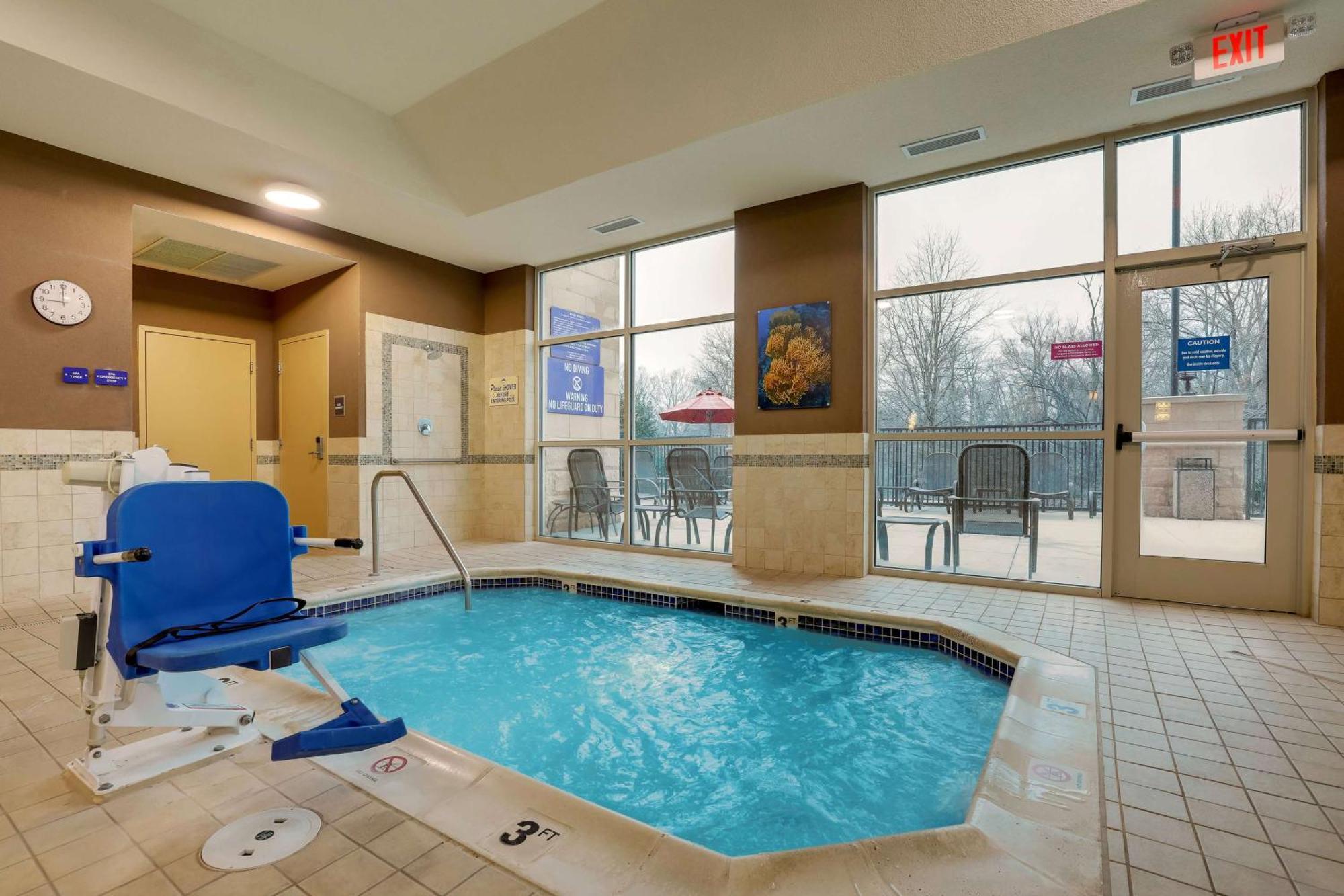 Drury Inn & Suites Charlotte Arrowood Exterior foto